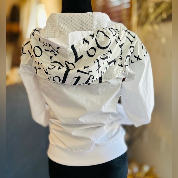 Juniors Nike Sportswear Windbreaker Windrunner Jacket White Hooded Cost M NWT - Picture 14 of 16